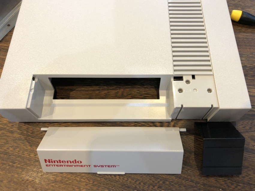 Nintendo NES - Face avant nettoyée